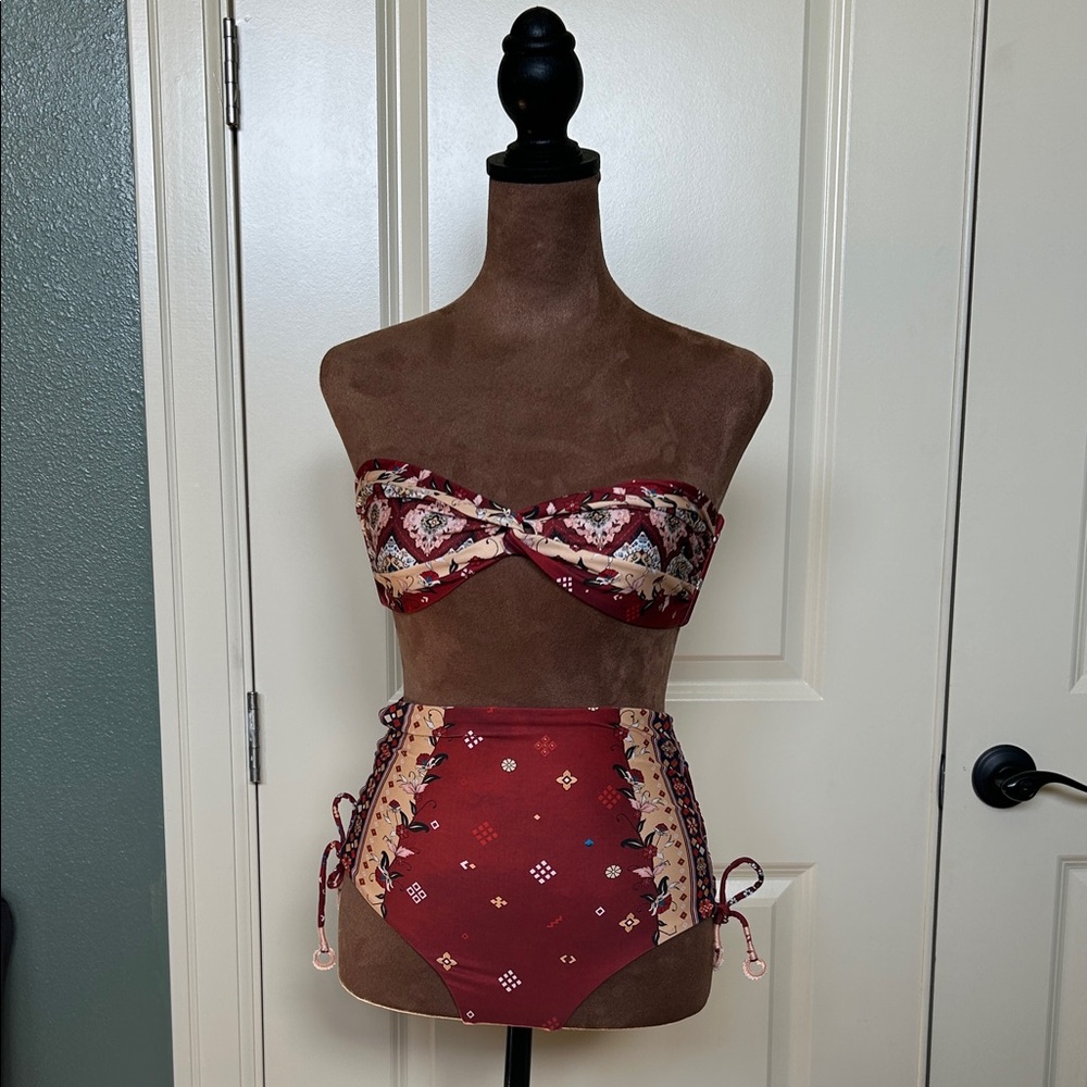 Agua Bendita Bikini Set Smal EUC